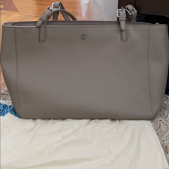 Tory Burch Handbags - Tory Burch York Tote